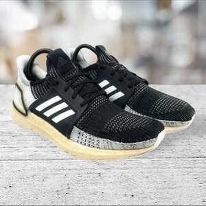 adidas Ultraboost 19 Womens 9 Black Grey G27484 Primeknit Running Shoes